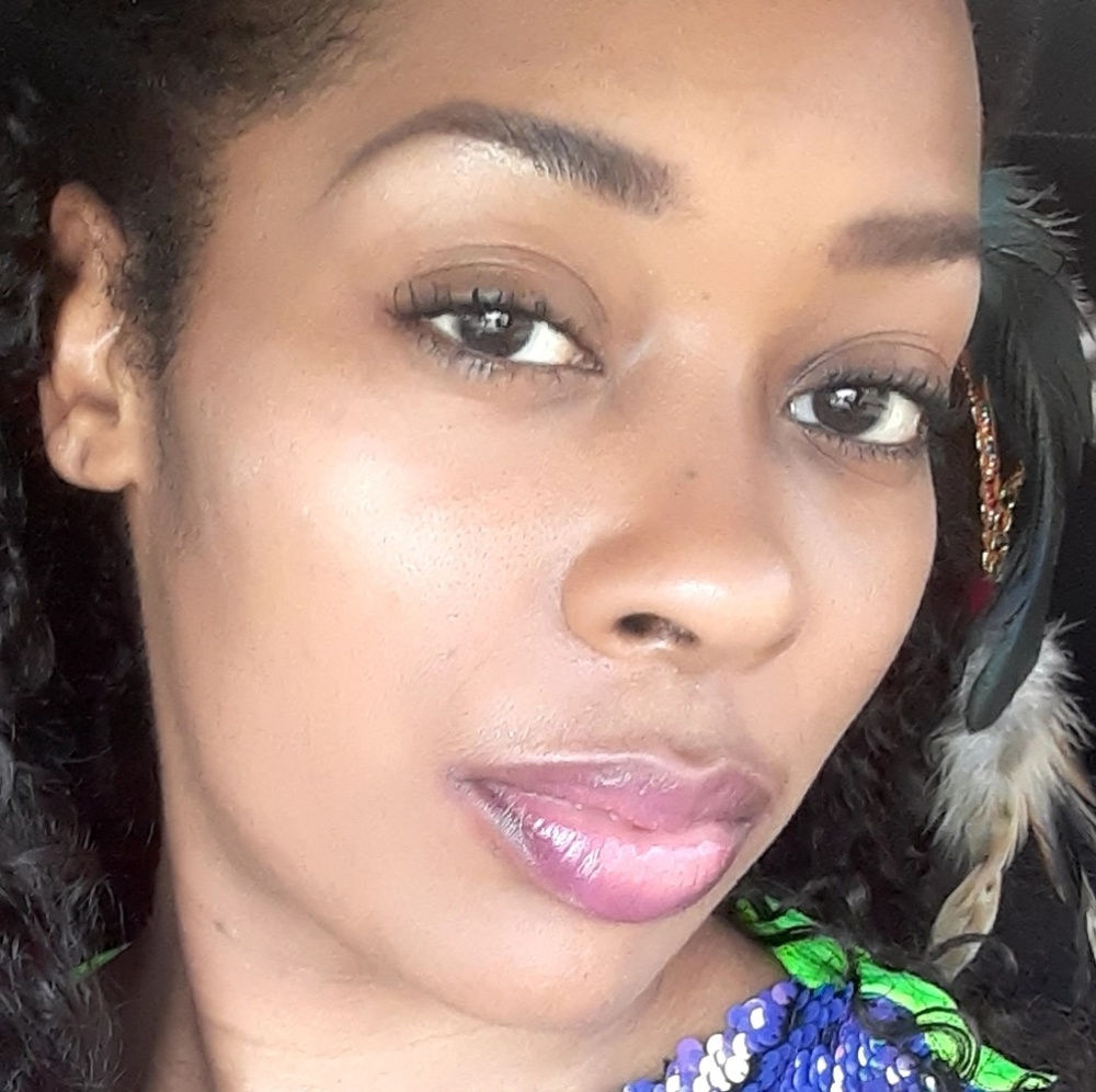 Meet your Posher, Whitney